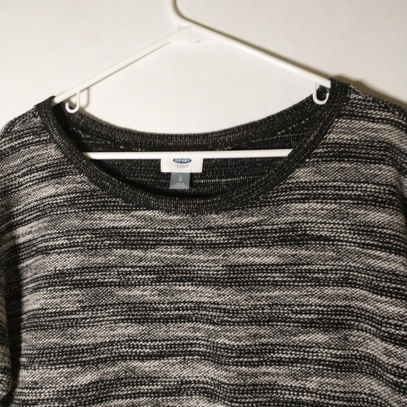 Old Navy black & white striped top size large - Picture 2 of 6